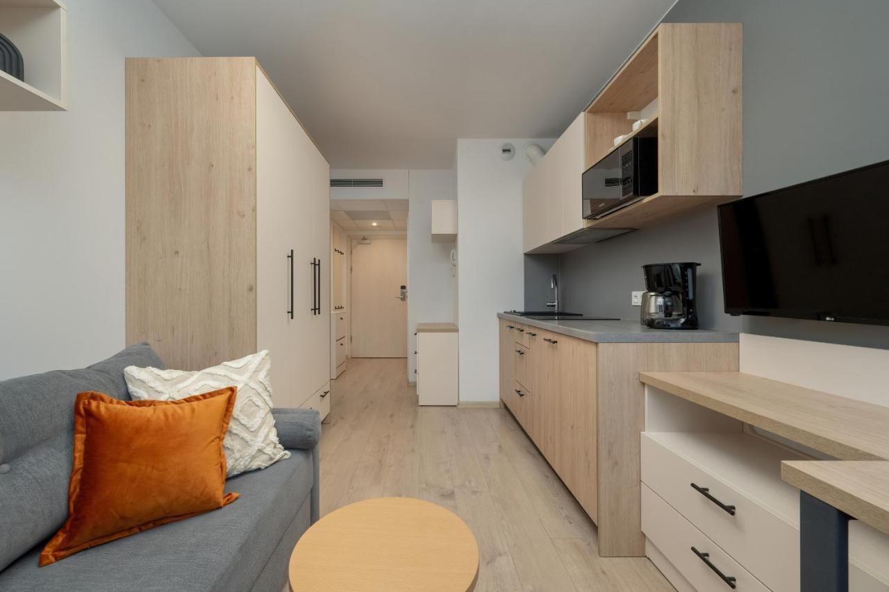 Trendy Studios With Home Office Near Wroclaw Main Station By Noclegi Renters Exterior foto