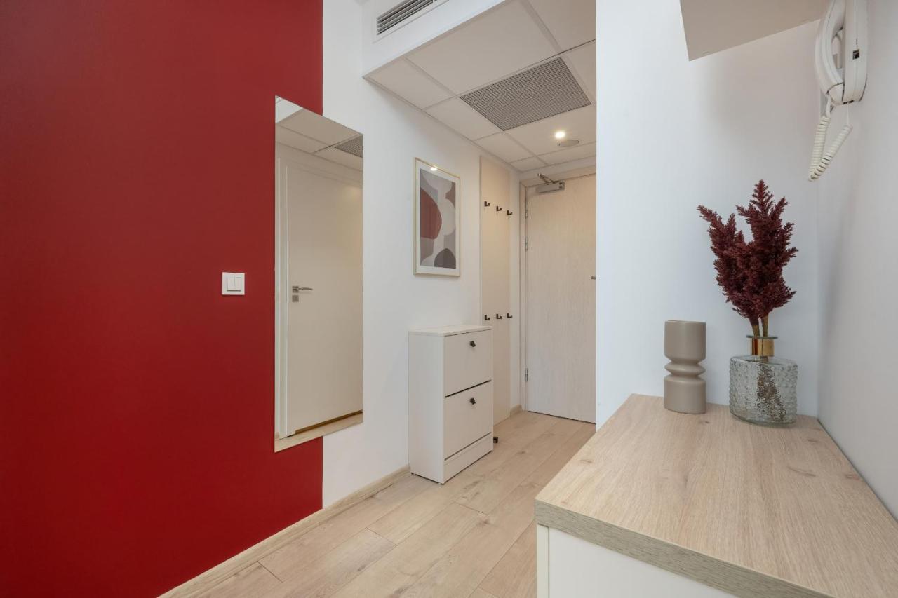 Trendy Studios With Home Office Near Wroclaw Main Station By Noclegi Renters Exterior foto